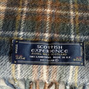 Scottish Experience Royal Mile Scotland lambswool so pretty soft scarf